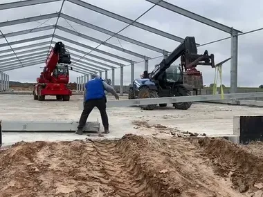 Hot-dip galvanized steel structure for chicken farm buildings